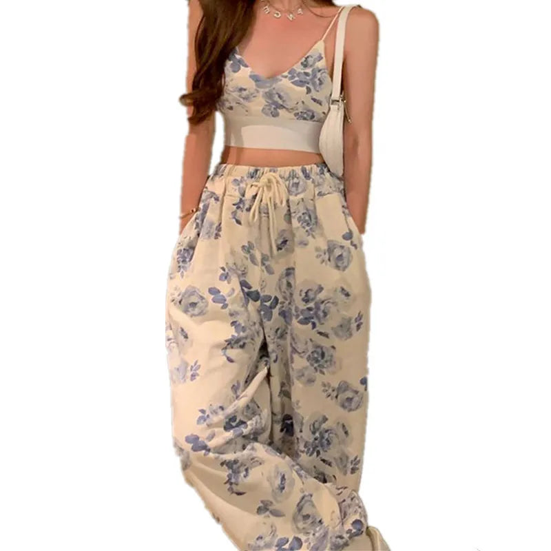 Conjunto Floral WPNAKS Verão 2024 - Camisole com Alças e Calça com Cintura Ajustável