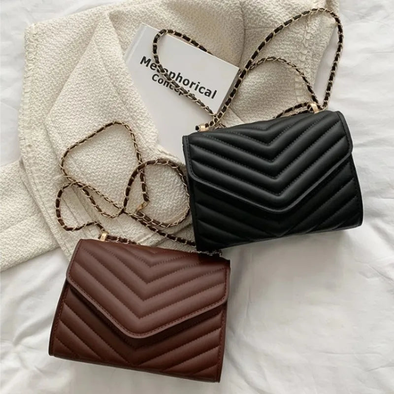 Bolsa Pequena Quadrada Retrô - Elegância e Versatilidade